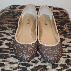 Guess flats